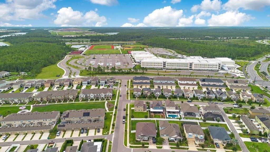 Image 36 of property listing at 11902 LANDING POINT LOOP, Orlando, FL 32832