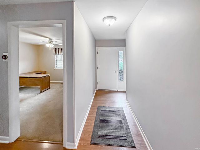 653 Greenview Drive, Evansville, IN 47711