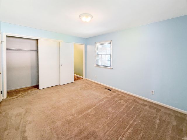653 Greenview Drive, Evansville, IN 47711