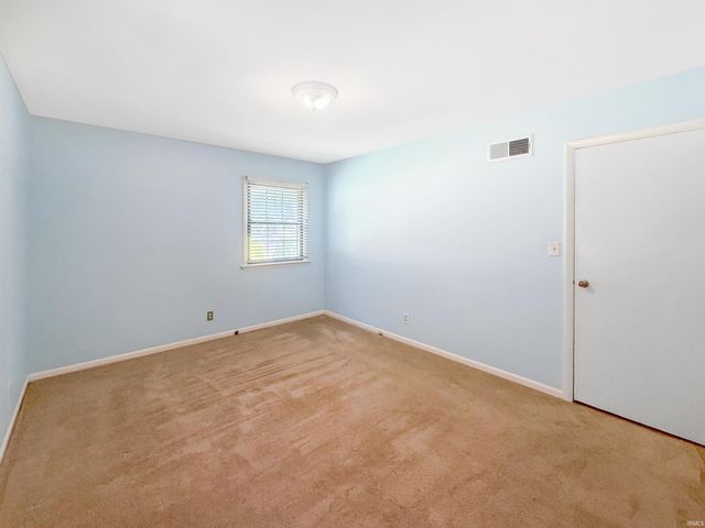 653 Greenview Drive, Evansville, IN 47711