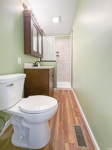 653 Greenview Drive, Evansville, IN 47711