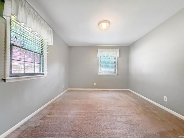 653 Greenview Drive, Evansville, IN 47711