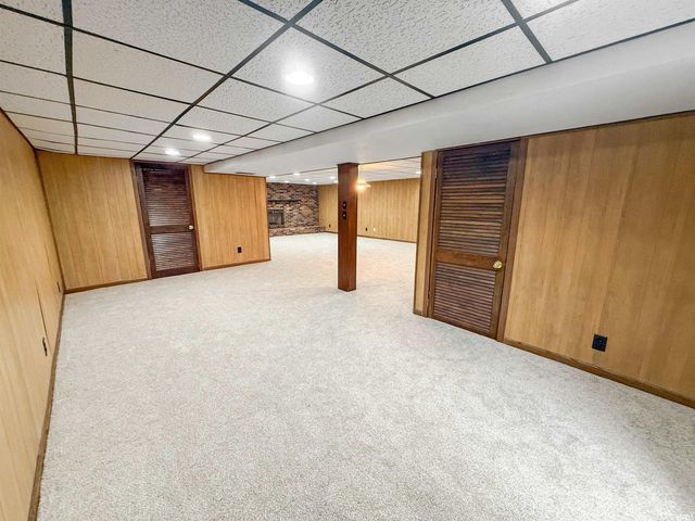 653 Greenview Drive, Evansville, IN 47711