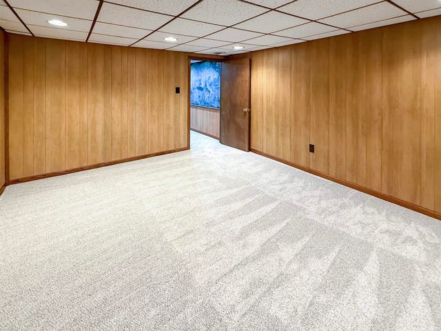653 Greenview Drive, Evansville, IN 47711