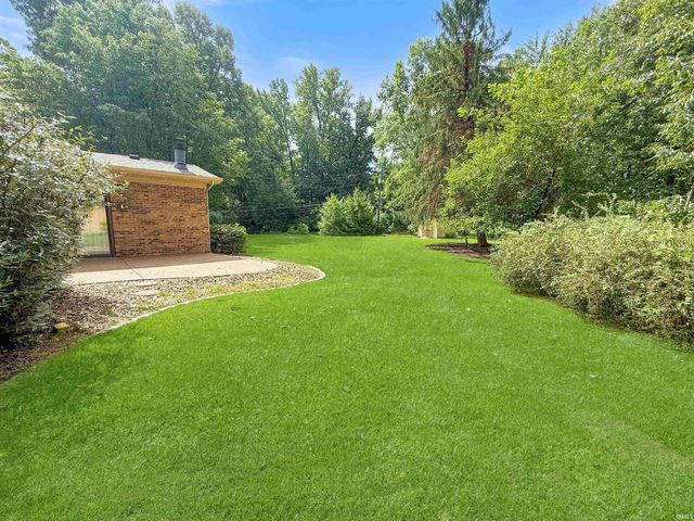 653 Greenview Drive, Evansville, IN 47711