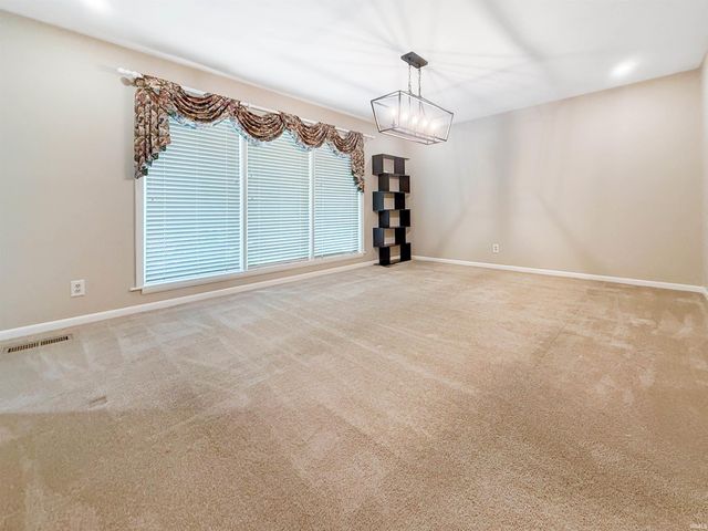 653 Greenview Drive, Evansville, IN 47711