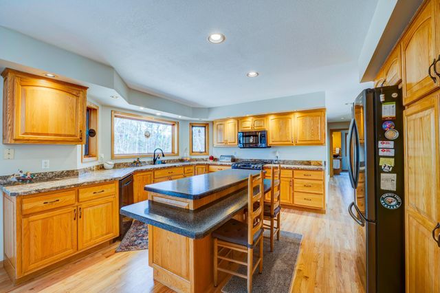 607 Maple Ridge Court NW, Bemidji, MN 56601