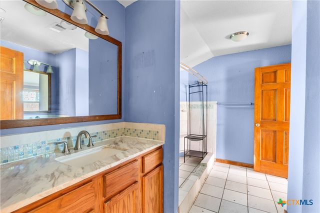 3706 E Main Street, Gatesville, TX 76528
