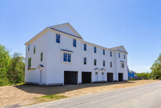 10 Harrison Ave 4, Bourne, MA 02532