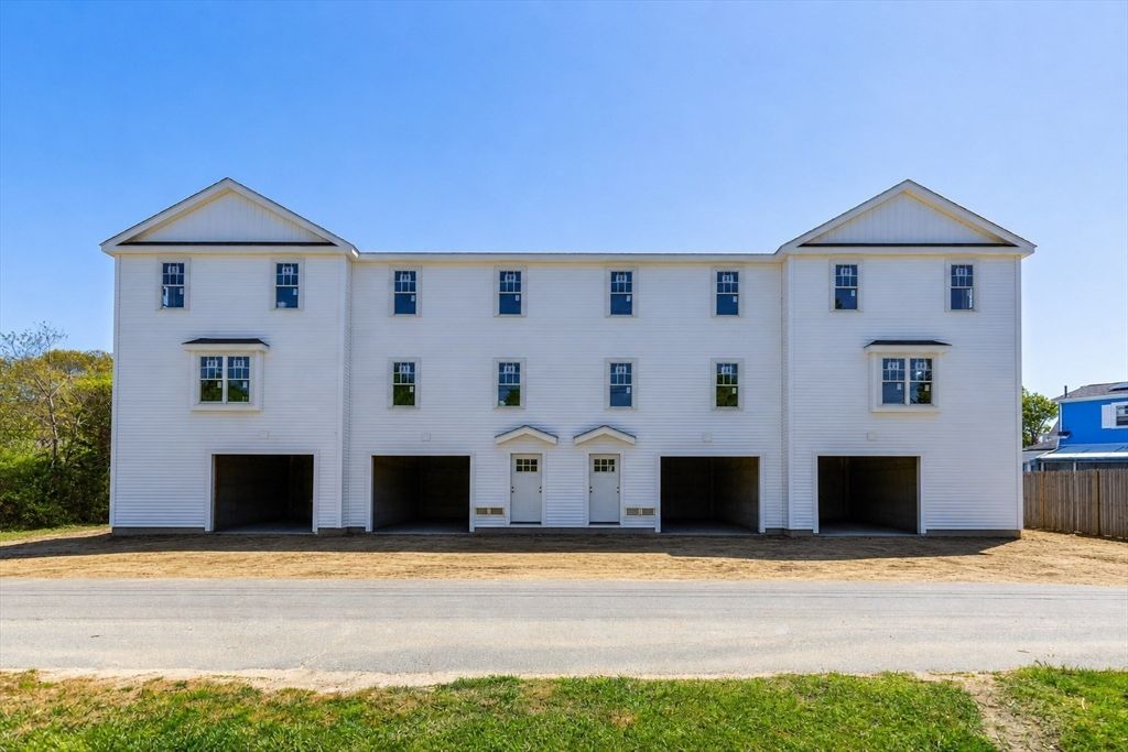 10 Harrison Ave 4, Bourne, MA 02532