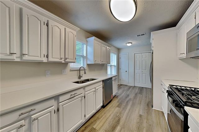 607 River Bend Circle SW, Smyrna, GA 30082