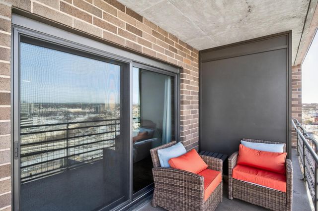 26 10th Street W 2004, Saint Paul, MN 55102