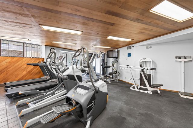 26 10th Street W 2004, Saint Paul, MN 55102