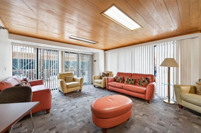 26 10th Street W 2004, Saint Paul, MN 55102