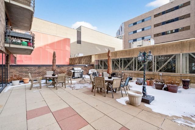 26 10th Street W 2004, Saint Paul, MN 55102