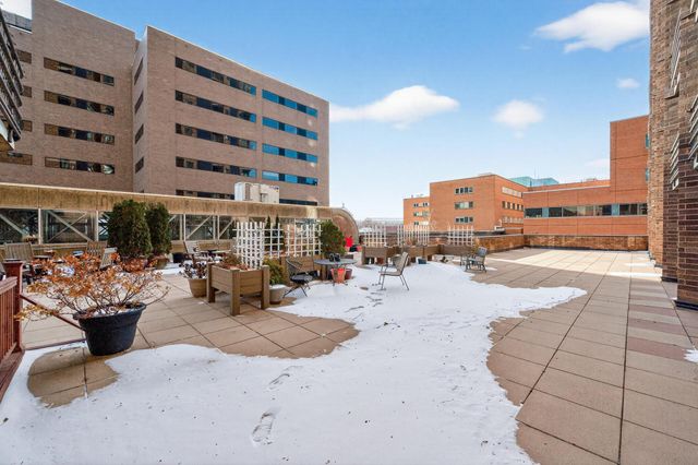 26 10th Street W 2004, Saint Paul, MN 55102