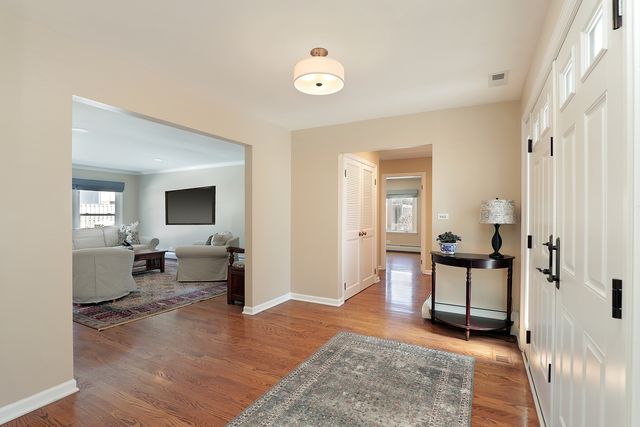 3806 Michael Lane, Glenview, IL 60026