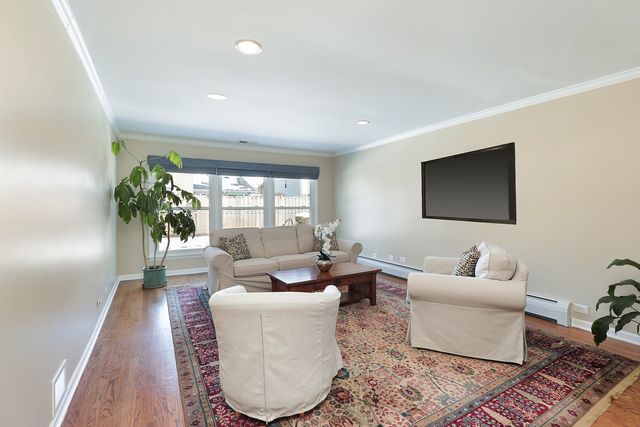 3806 Michael Lane, Glenview, IL 60026