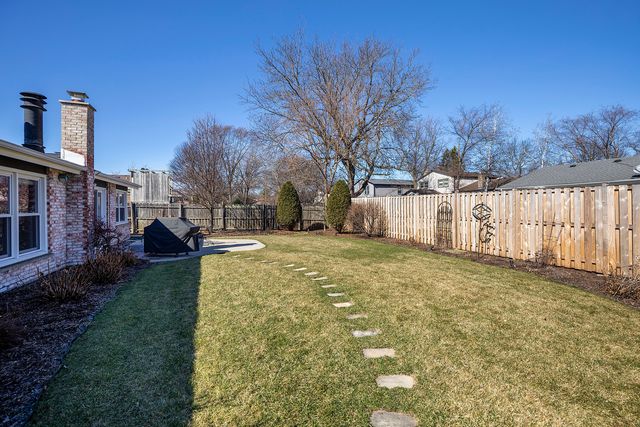 3806 Michael Lane, Glenview, IL 60026