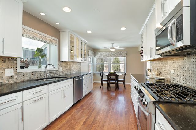 3806 Michael Lane, Glenview, IL 60026
