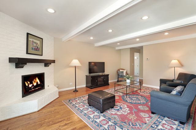3806 Michael Lane, Glenview, IL 60026