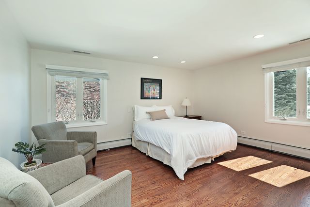 3806 Michael Lane, Glenview, IL 60026