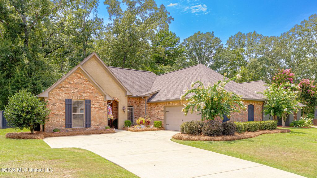 915 Timberton Drive, Pearl, MS 39208