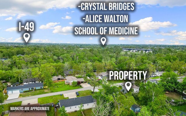 2005 Oakwood Avenue, Bentonville, AR 72712