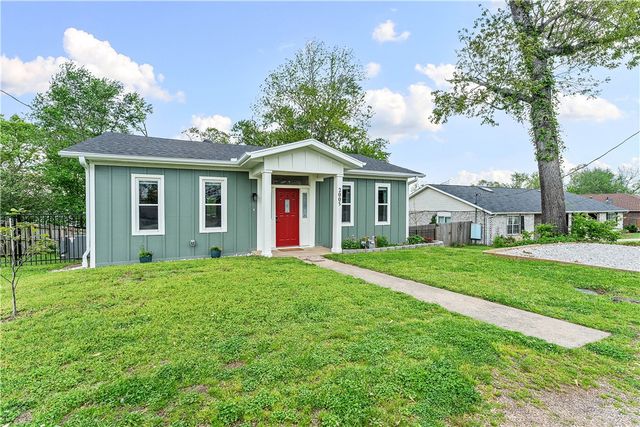 2005 Oakwood Avenue, Bentonville, AR 72712