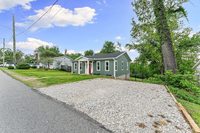 2005 Oakwood Avenue, Bentonville, AR 72712