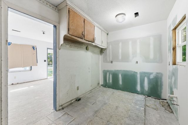 1127 S Minnesota, Wichita, KS 67211