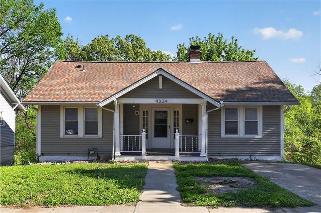 9324 E 15th Street, Independence, MO 64052
