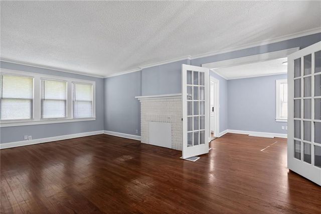 9324 E 15th Street, Independence, MO 64052