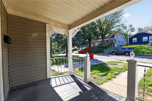 9324 E 15th Street, Independence, MO 64052