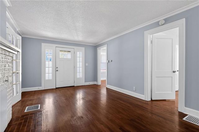 9324 E 15th Street, Independence, MO 64052