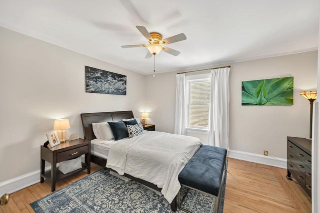 1604 E Newport AVENUE, Milwaukee, WI 53211