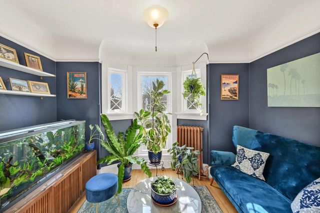 1604 E Newport AVENUE, Milwaukee, WI 53211