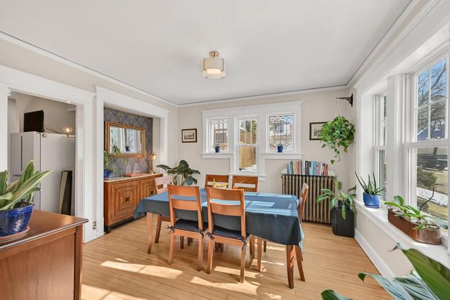 1604 E Newport AVENUE, Milwaukee, WI 53211