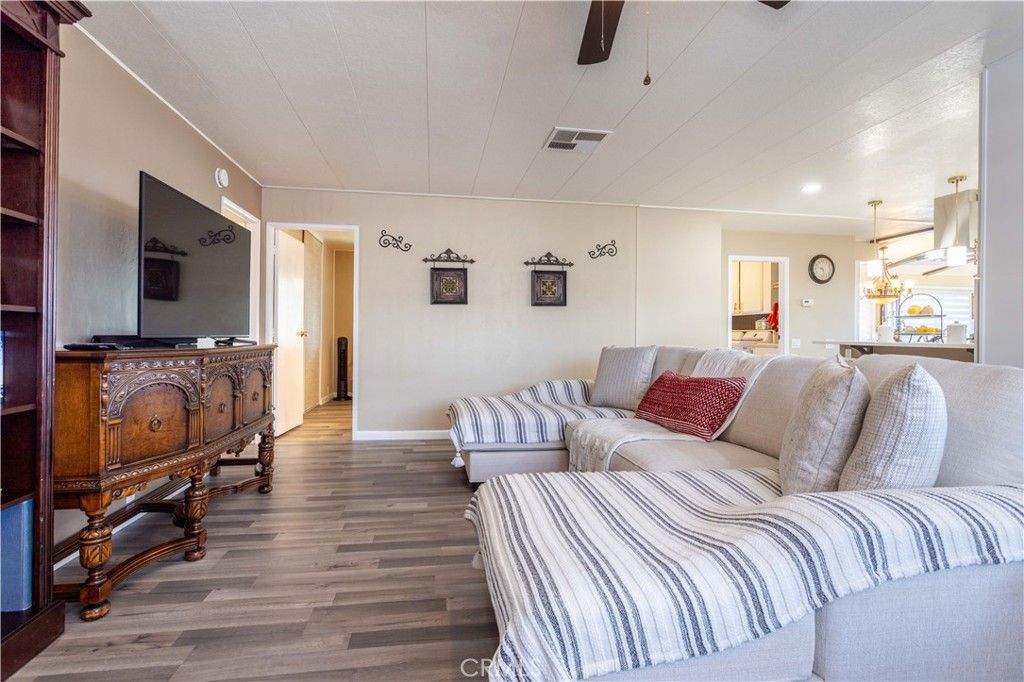 Image 10 of property listing at 24303 Woolsey Canyon Road 45, Canoga Park, CA 91304