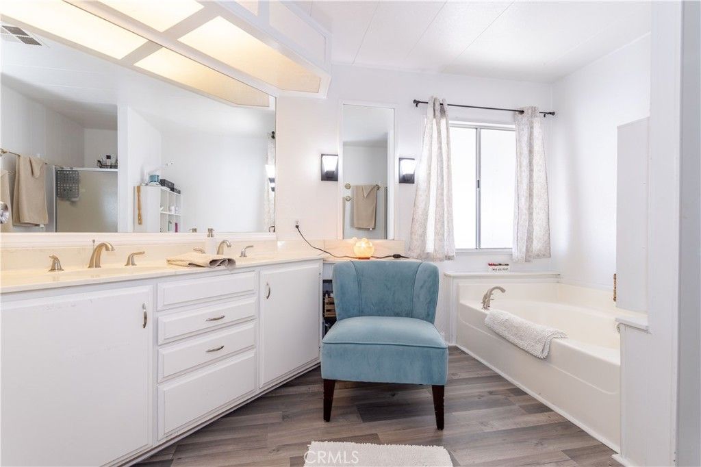 Image 23 of property listing at 24303 Woolsey Canyon Road 45, Canoga Park, CA 91304