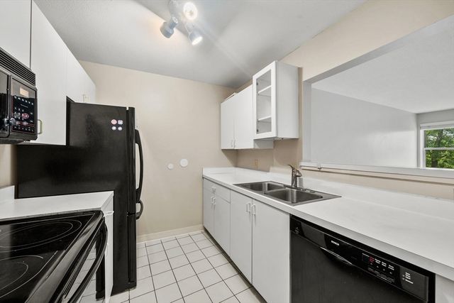 269 Cambridge Road 506, Woburn, MA 01801