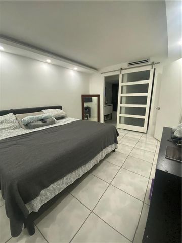 9706 SW Hammocks Blvd 103-33, Miami, FL 33196