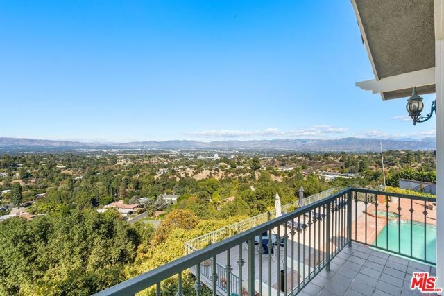 3324 Alana Drive, Sherman Oaks, CA 91403