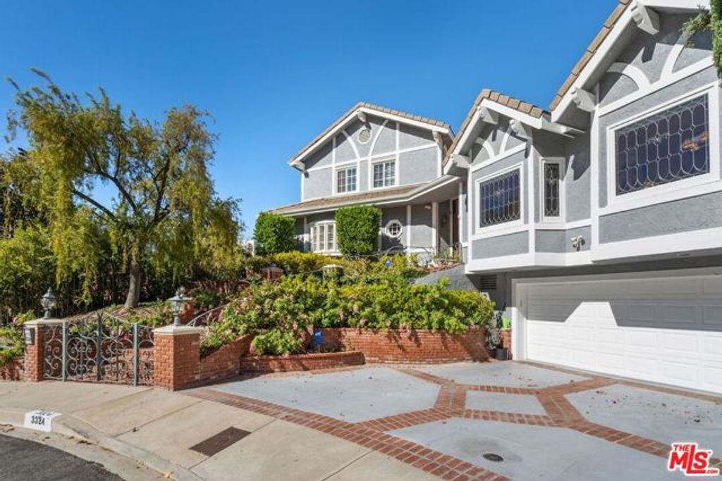 3324 Alana Drive, Sherman Oaks, CA 91403