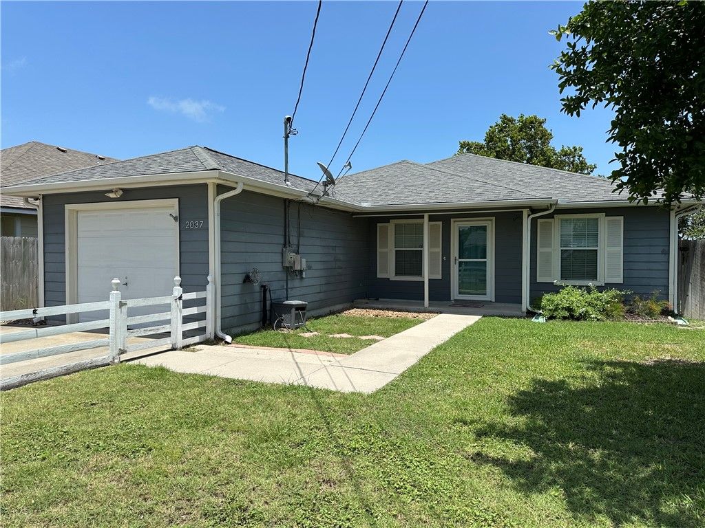 2037 Crestmont St, Corpus Christi, TX 78418
