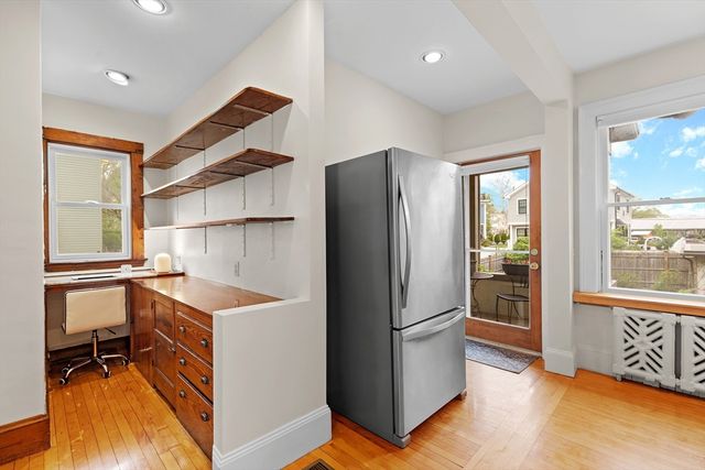 12 Spruce St 12, Watertown, MA 02472