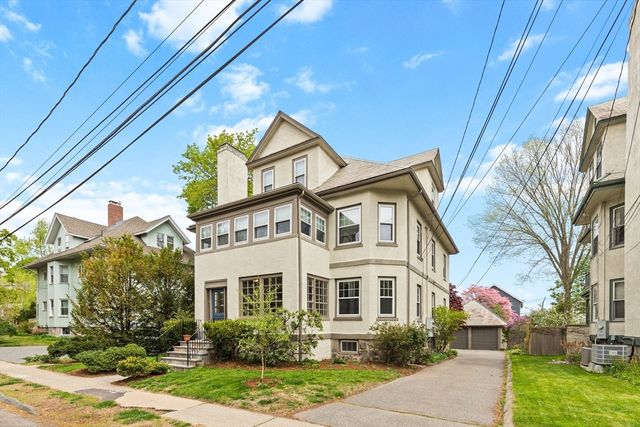 12 Spruce St 12, Watertown, MA 02472