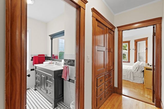 12 Spruce St 12, Watertown, MA 02472