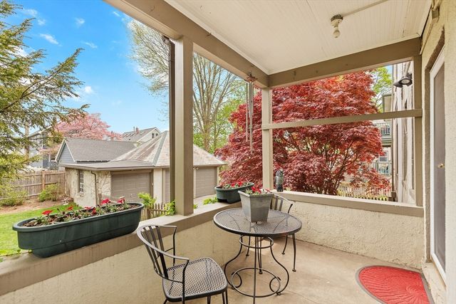 12 Spruce St 12, Watertown, MA 02472