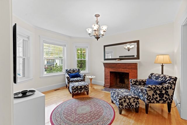 12 Spruce St 12, Watertown, MA 02472